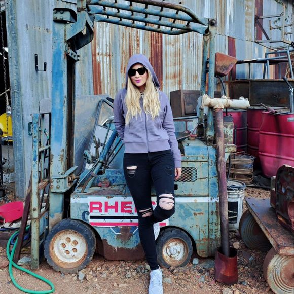 Meet your Posher, Cindy - Picture 1 of 1